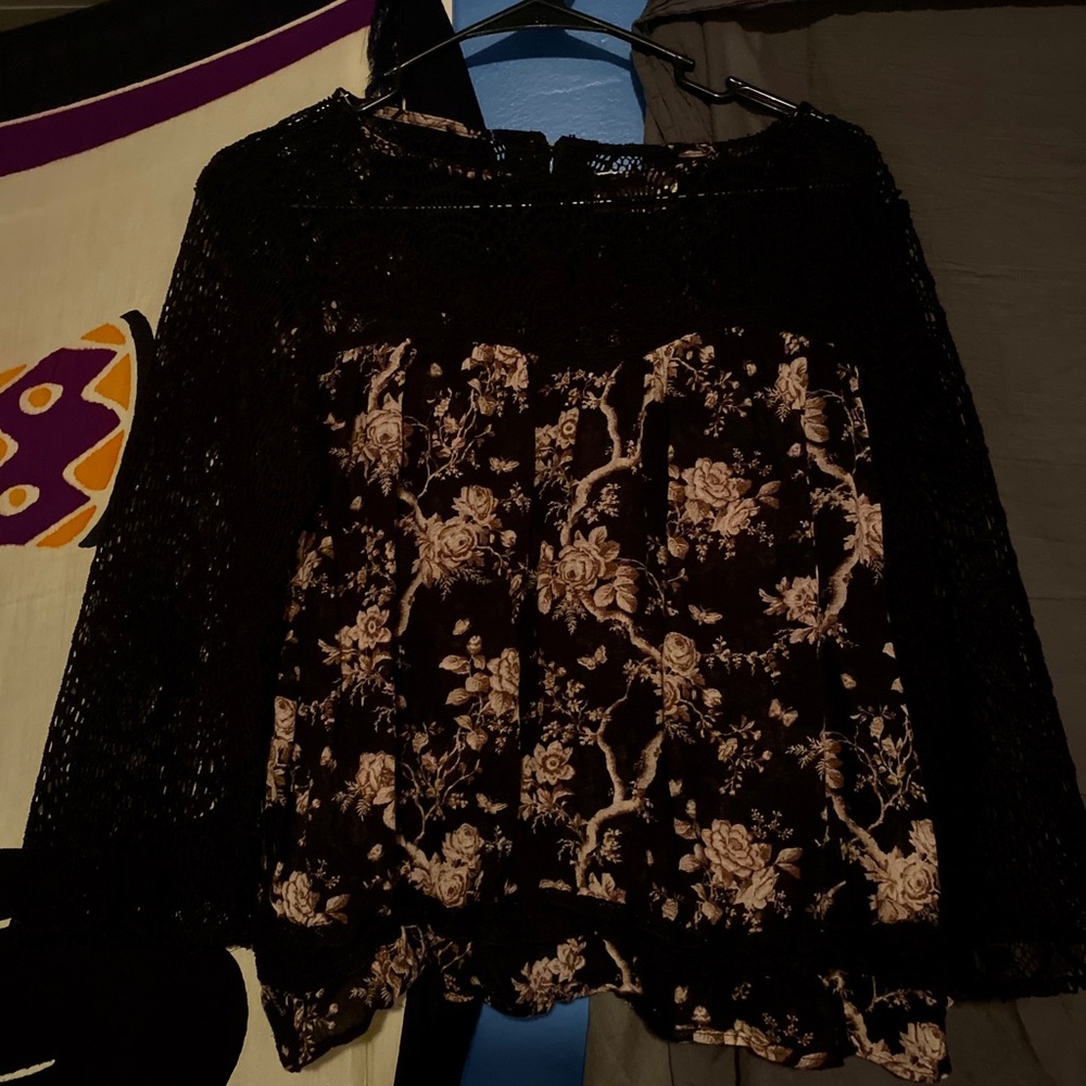 Ralph Lauren floral top crochet sleeves